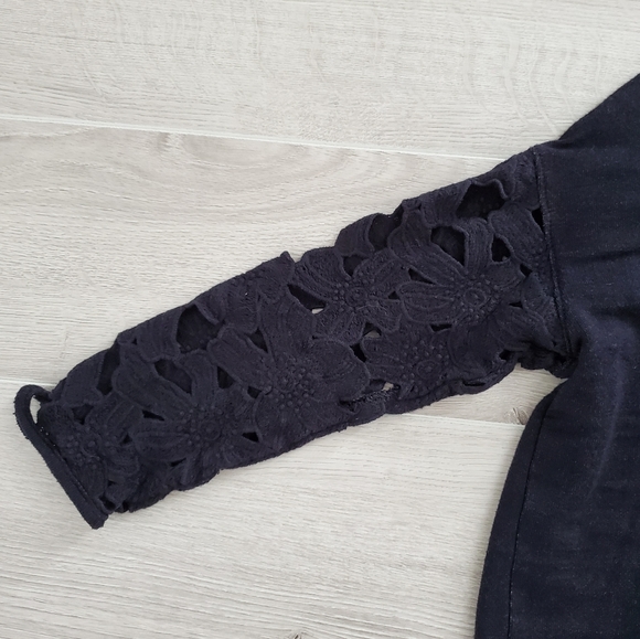 American Eagle Outfitters Size small black top - Picture 4 of 6